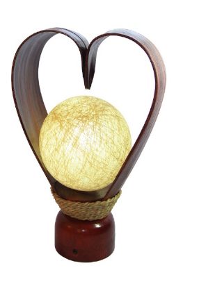 Balinesische Lampe aus Kokosholz im Afrika-Deko-Shop München kaufen Balinesische Lampe aus Kokosholz im Afrika-Deko-Shop kaufen