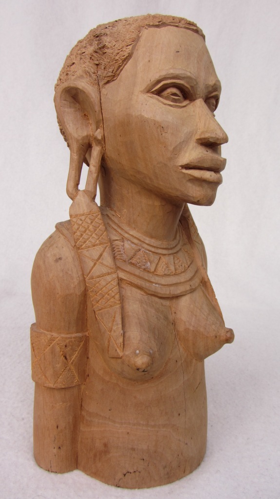 Afrikanische Büsten-Kopf-Figur Frau, handgeschnitzt aus Fundholz, im Afrika-Deko-Shop München online kaufen. Afrika-Deko-Shop: afrikanische Büsten-Kopf-Figur Frau, handgeschnitzt aus Fundholz, unverwechselbares Wohnaccessiores kaufen.