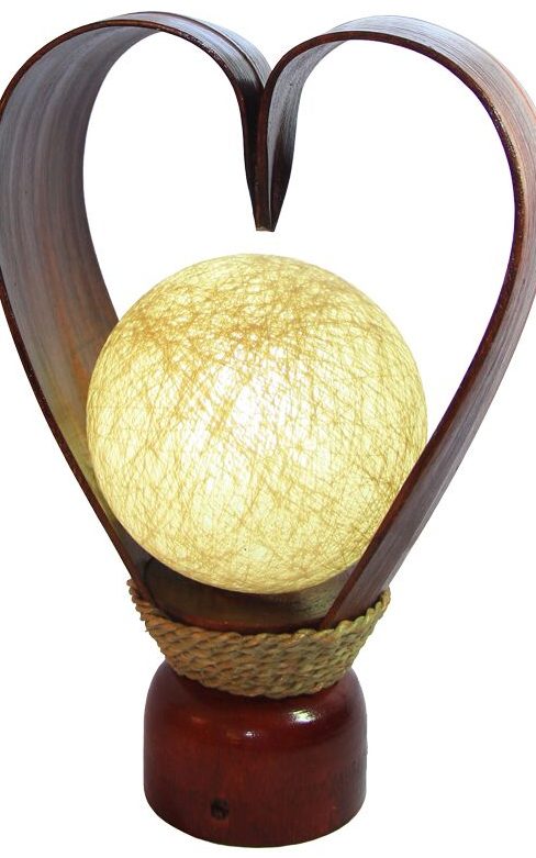 Handgefertigte balinesische Tischlampe aus Kokospalmenblatt, tropisches Design für Ihr Zuhause im Afrika Deko Shop bestellen Handgefertigte balinesische Tischlampe aus Kokospalmenblatt, tropisches Design für Ihr Zuhause im Afrika Deko Shop kaufen